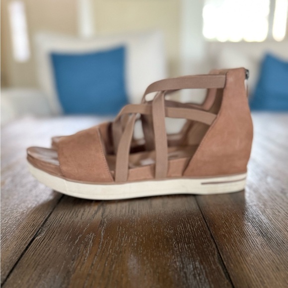 Eileen Fisher Women's Star Sport Tan Beige Wedge Strappy Sandals Size 10 - Picture 2 of 10